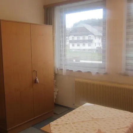 Gastehaus Edelweiss | *